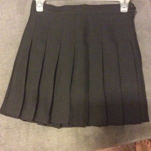 Black pleated skort
